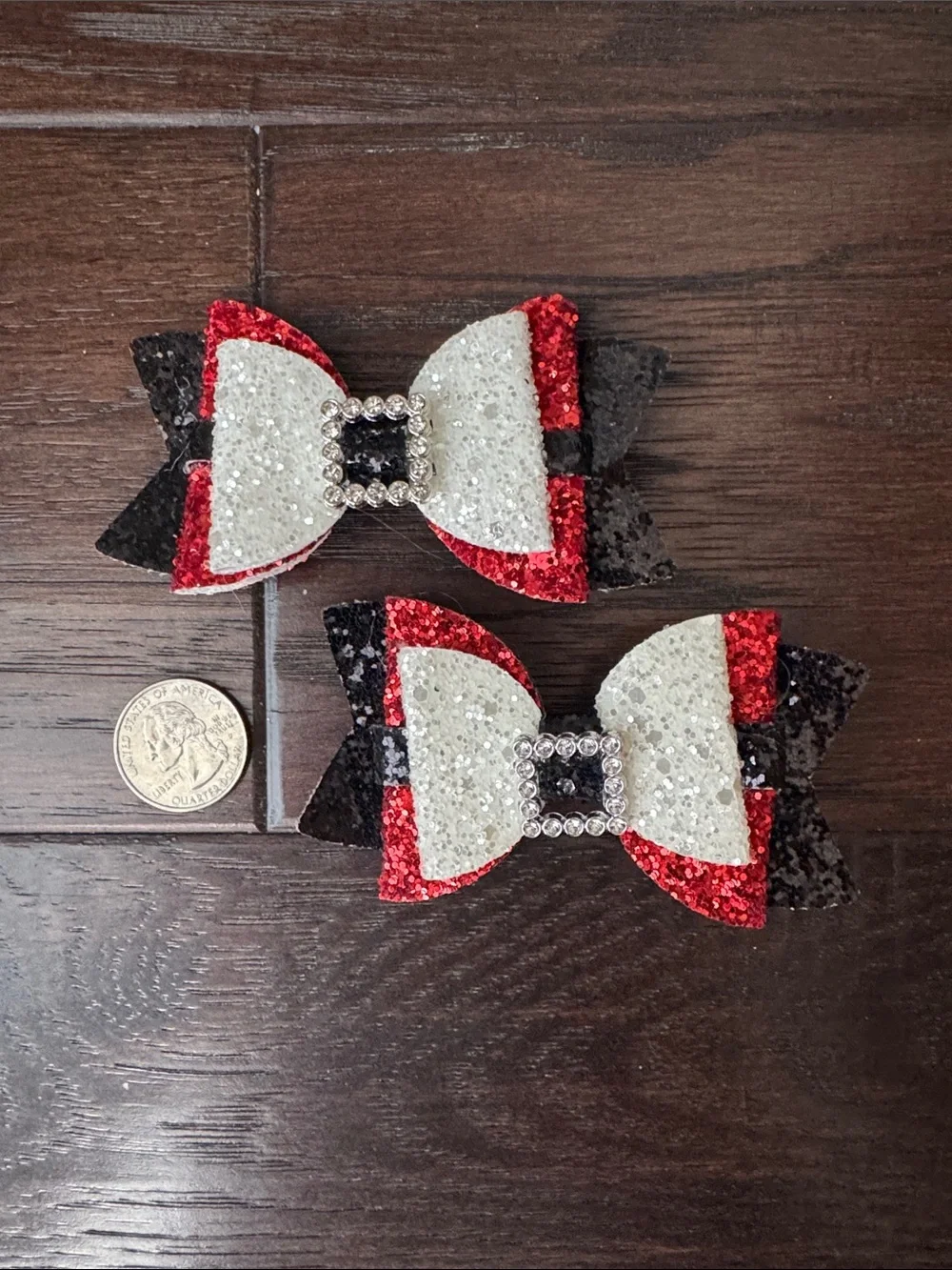 NWOT Glitter Holiday Bow Hair Clips for Kids